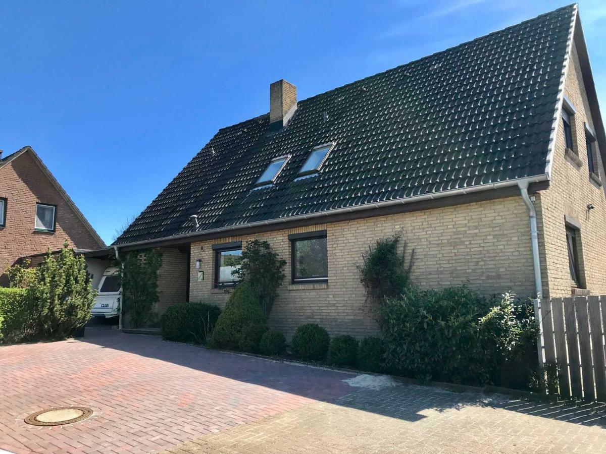 Mal Steinbock _ Ferienwohnung Anni Malente Buitenkant foto