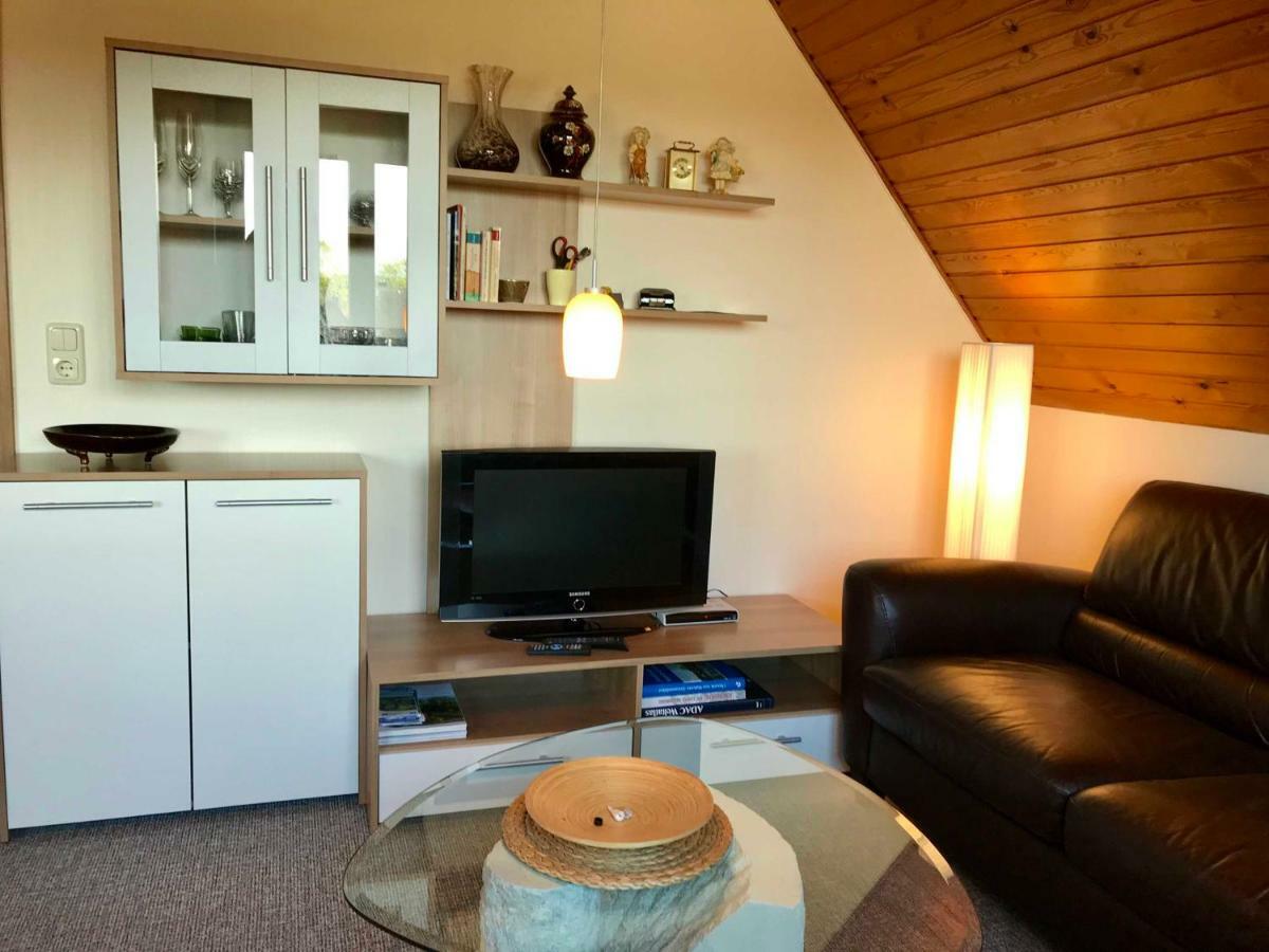Mal Steinbock _ Ferienwohnung Anni Malente Buitenkant foto