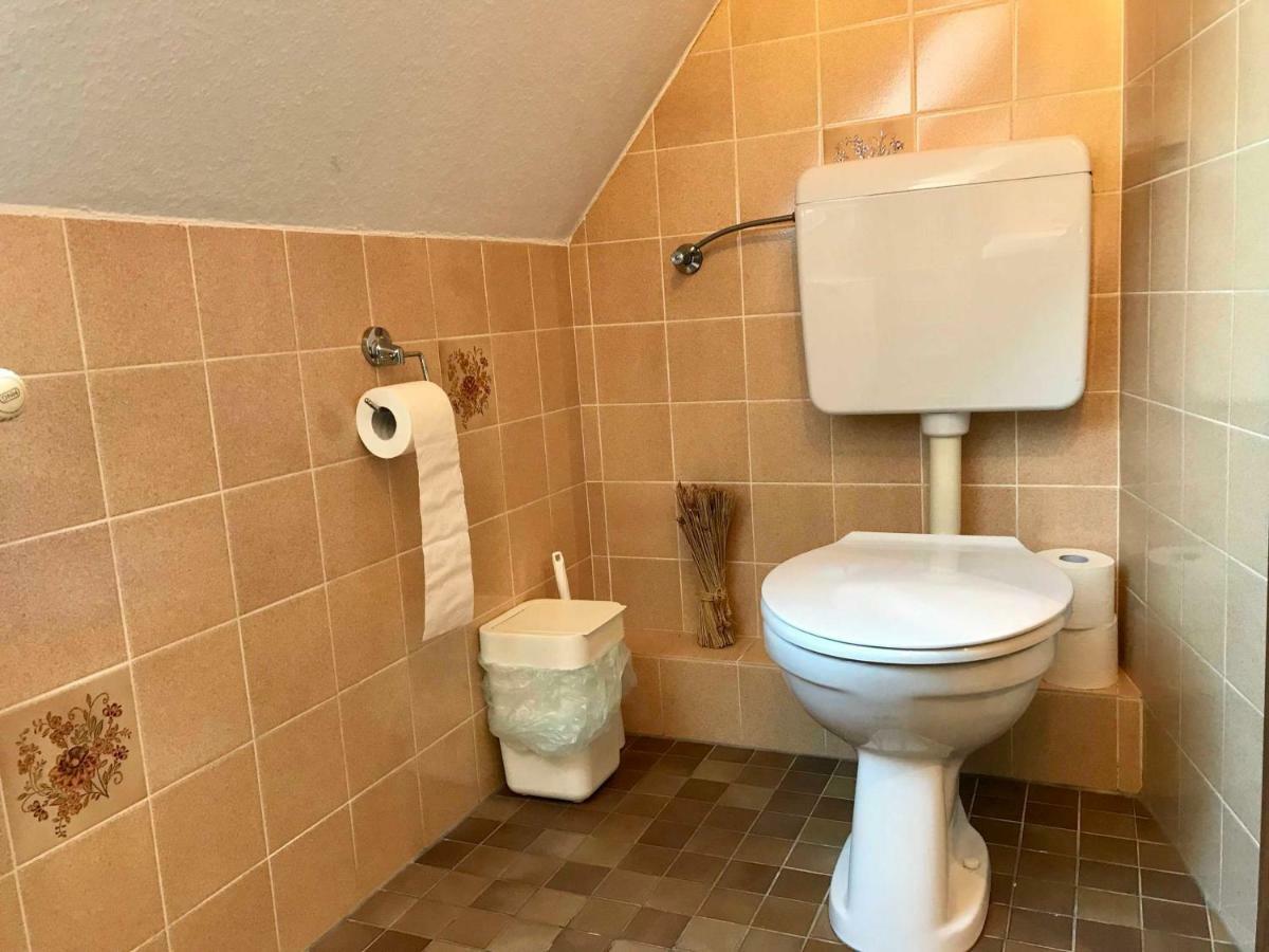 Mal Steinbock _ Ferienwohnung Anni Malente Buitenkant foto