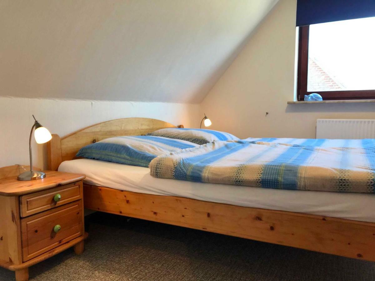 Mal Steinbock _ Ferienwohnung Anni Malente Buitenkant foto
