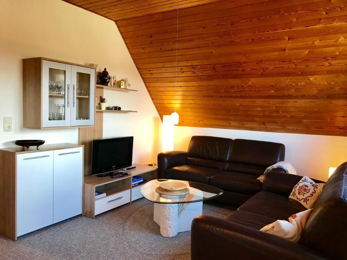 Mal Steinbock _ Ferienwohnung Anni Malente Buitenkant foto