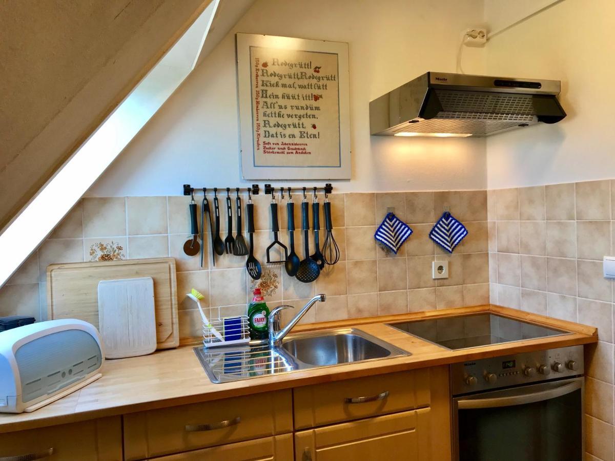 Mal Steinbock _ Ferienwohnung Anni Malente Buitenkant foto