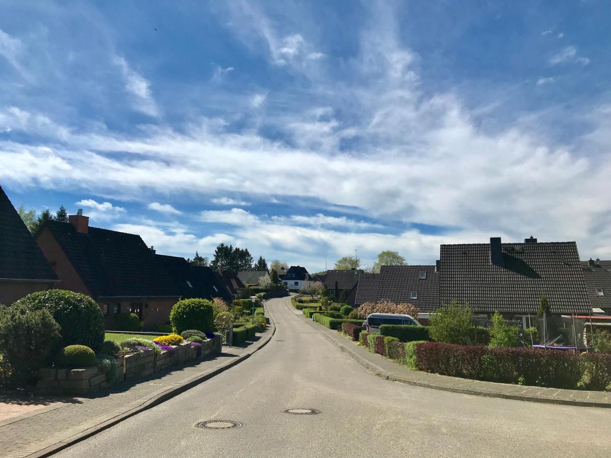 Mal Steinbock _ Ferienwohnung Anni Malente Buitenkant foto